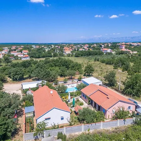 Lovely In Murvica Feriehus Murvica (Policnik)