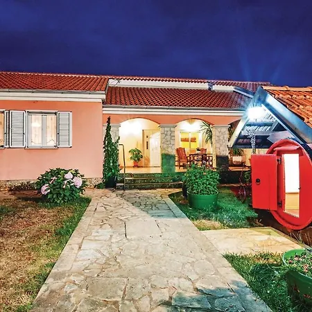 Holiday home Lovely In Murvica *